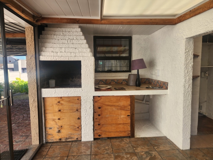 3 Bedroom Property for Sale in Kleinkrantz Western Cape